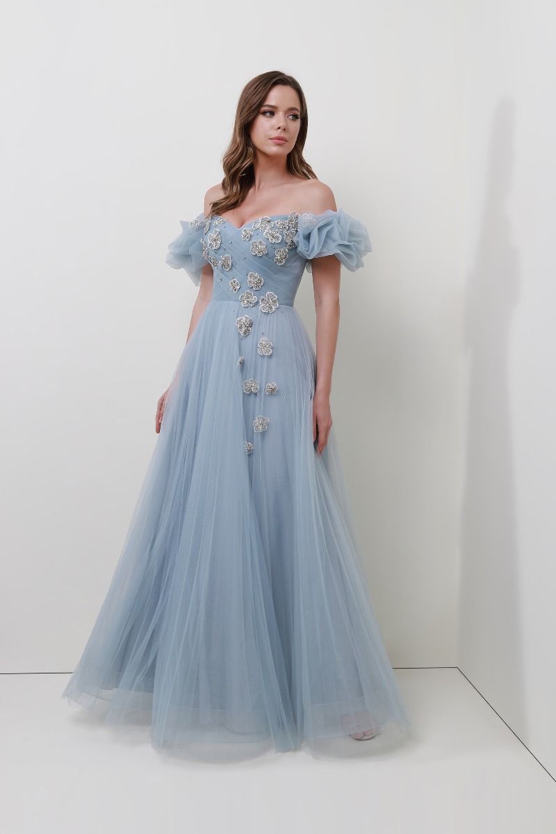 Finally braved a double layered embroidery pale blue tulle on top, blue  felt on the bottom! : r/Embroidery