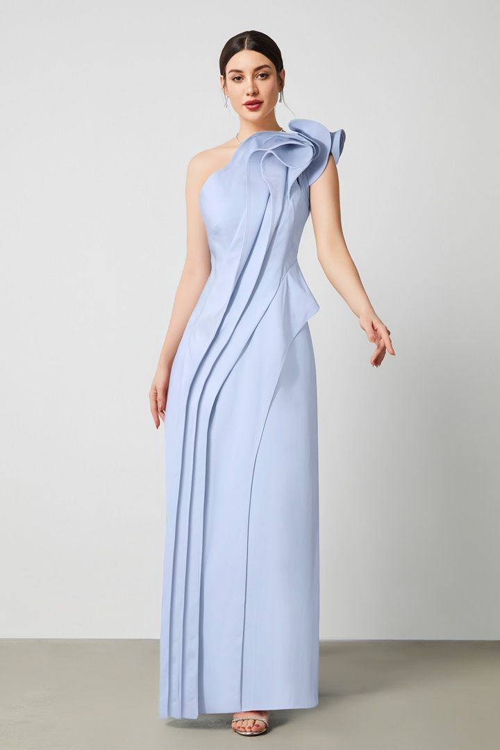 One-shoulder wavy dress