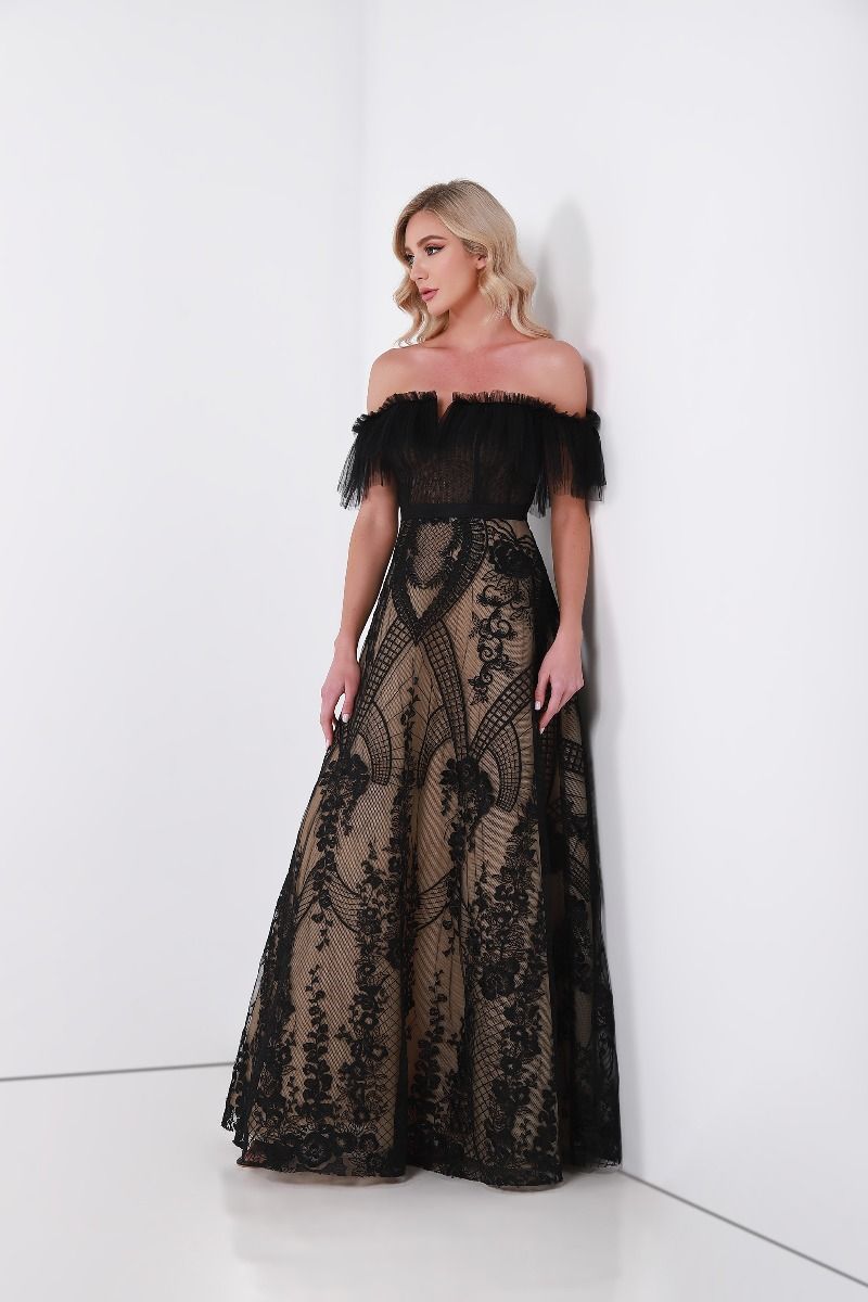 Off shoulder lace dress