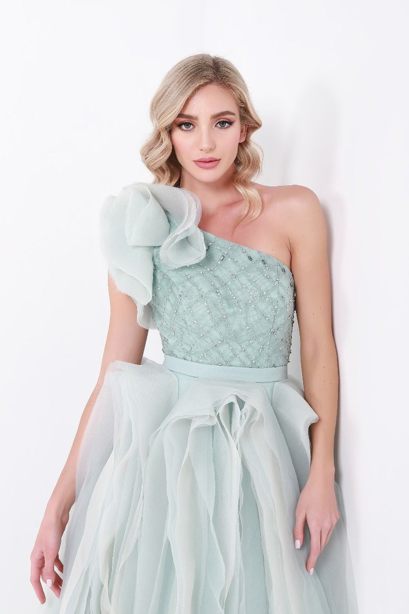 One-shoulder ruffled dress