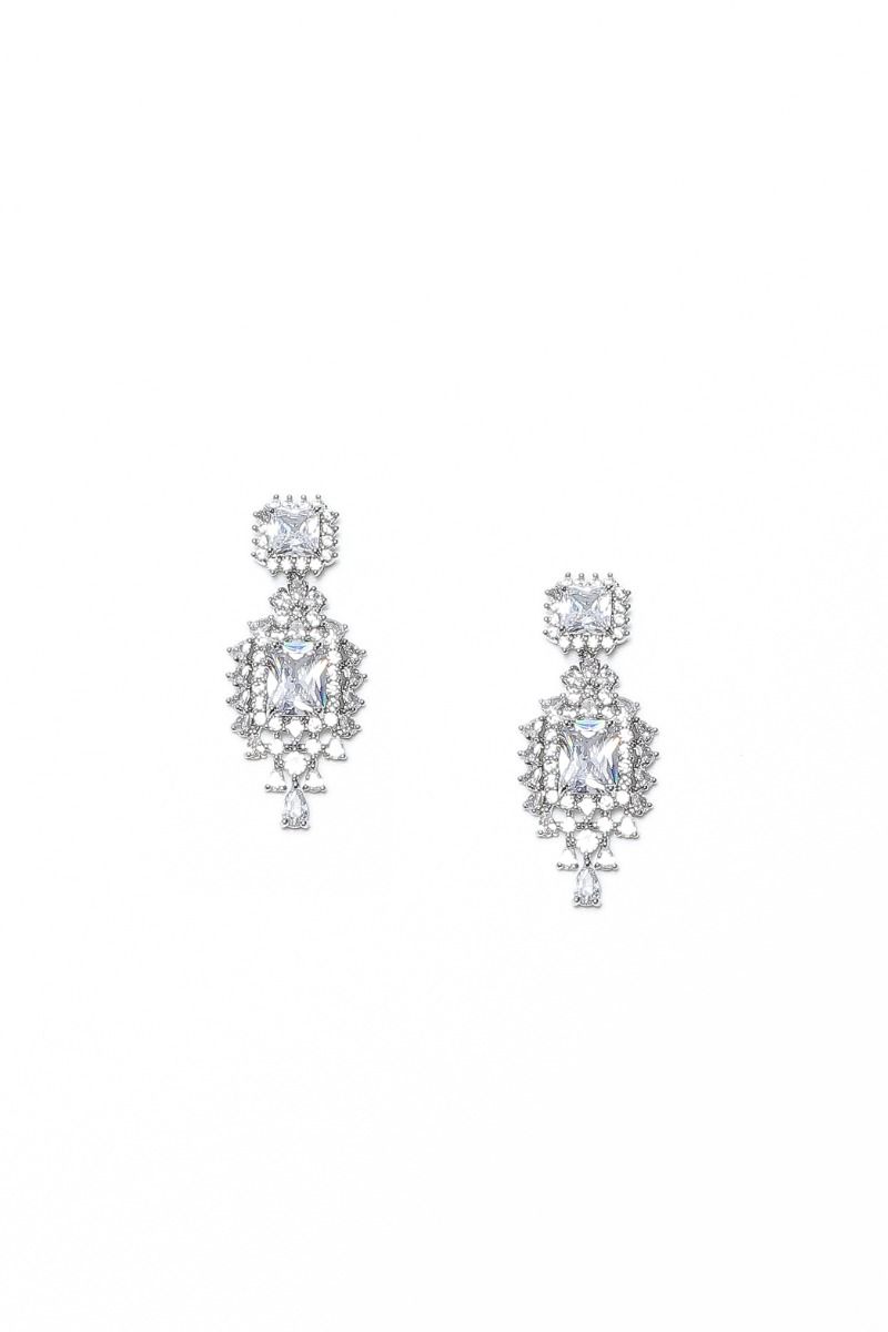 Crystal dropped earrings