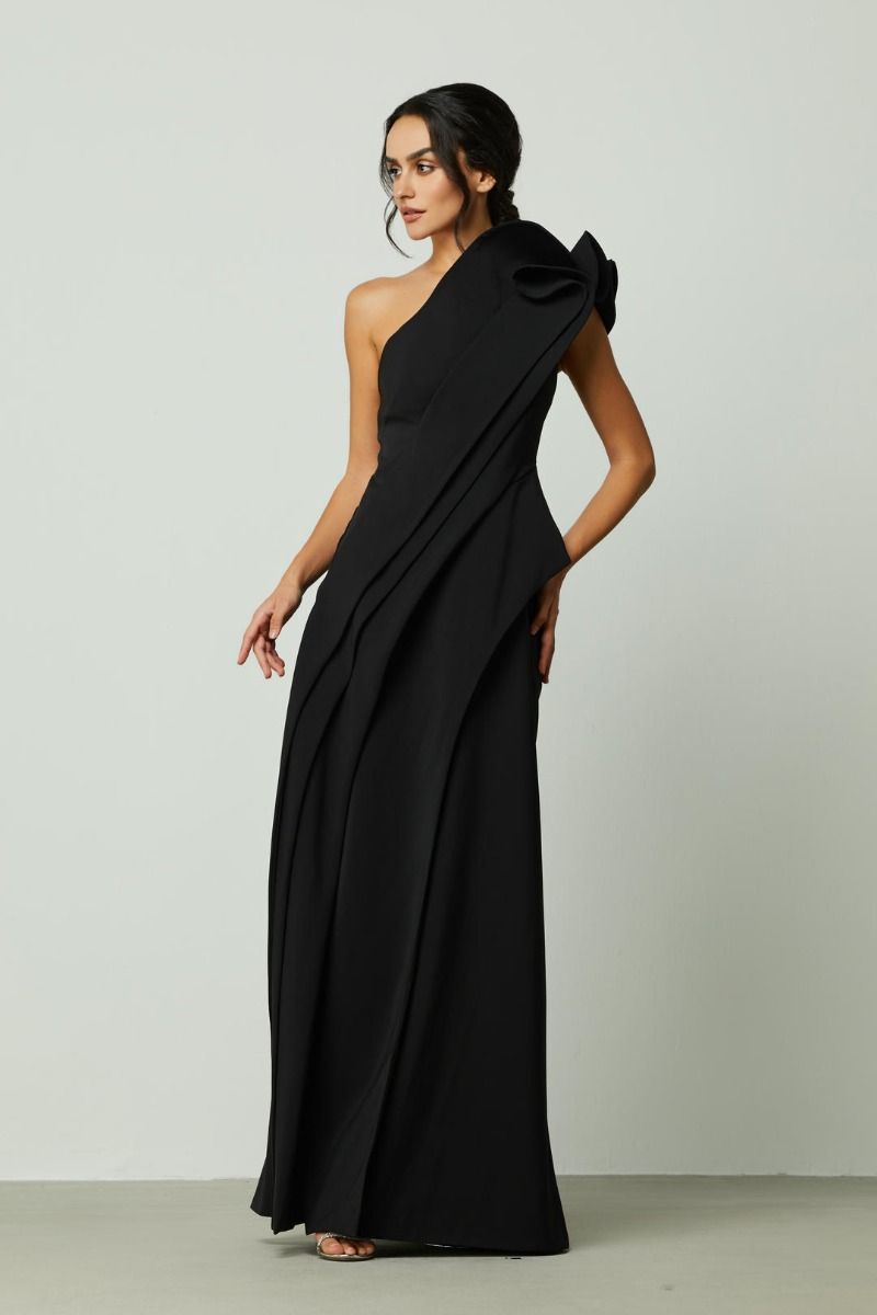 One-shoulder wavy dress